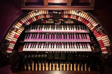 restored 1925 Wurlitzer organ ...