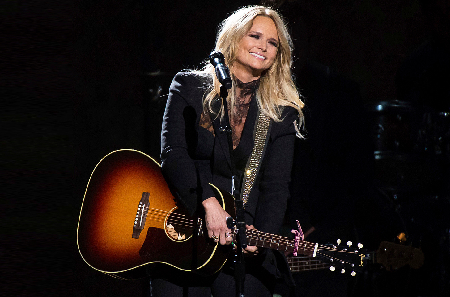 https://www.billboard.com/wp-content/uploads/media/miranda-lambert-2016-cma-awards-performance-billboard-1548.jpg https://www.billboard.com/wp-content/uploads/media/miranda-lambert-2016-cma-awards-performance-billboard-1548.jpg