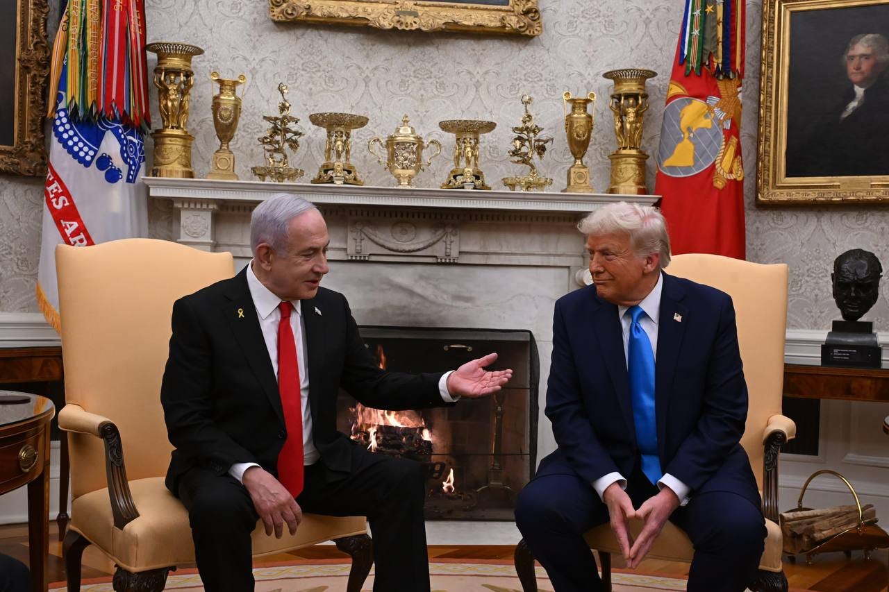 Netanyahu Gifts Trump Two Pagers: One Gold and One Real - Agenzia Nova