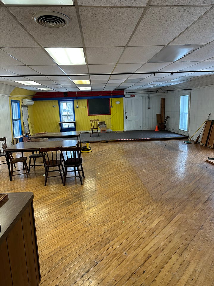 Full library and empty library room