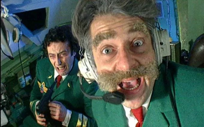 «Дринкинс, у нас кончается топливо, быстрее макайте картоху фри в керосин!» «Дринкинс, у нас кончается топливо, быстрее макайте картоху фри в керосин!»