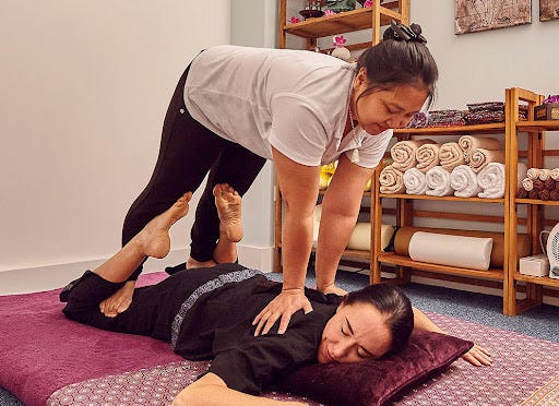 About Thai Massage - WWW.HANDS-N-HEART.COM