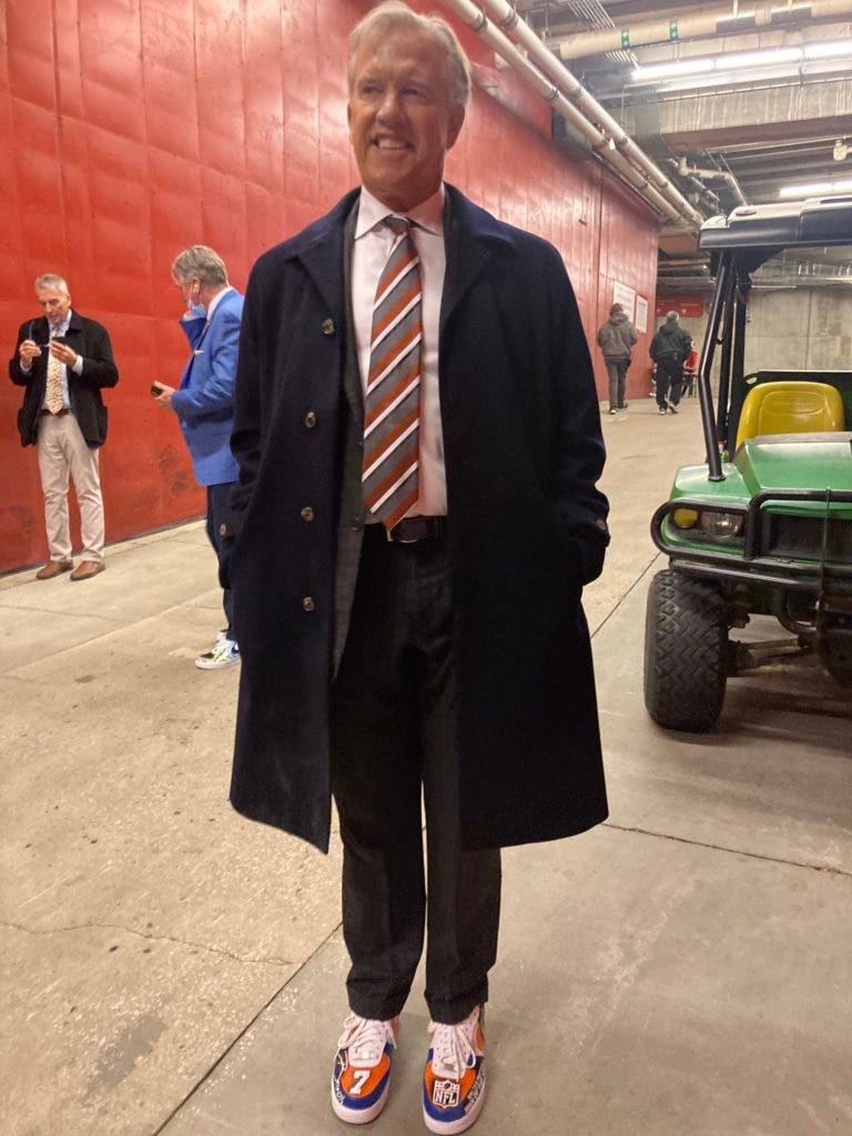 John Elway en zapatillas John Elway en zapatillas