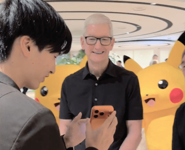 Apple CEO Tim Cook visits Tokyo