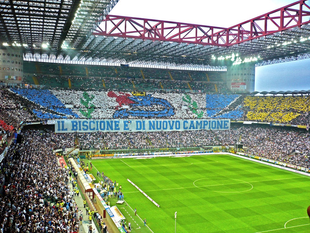 File:San Siro Stadium, Inter fans Derby - 2009.jpg - Wikimedia Commons