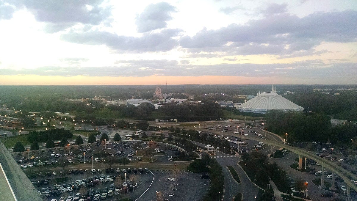 The view from California Grill toward Magic Kingdom in 2015, not on New Year's Eve. Image: elisfkc via Wikimedia Commons The view from California Grill toward Magic Kingdom in 2015, not on New Year's Eve. Image: elisfkc via Wikimedia Commons