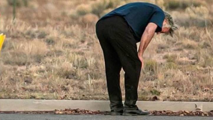 Powerful images of Alec Baldwin after accidentally shooting and killing  Halyna Hutchins | Marca
