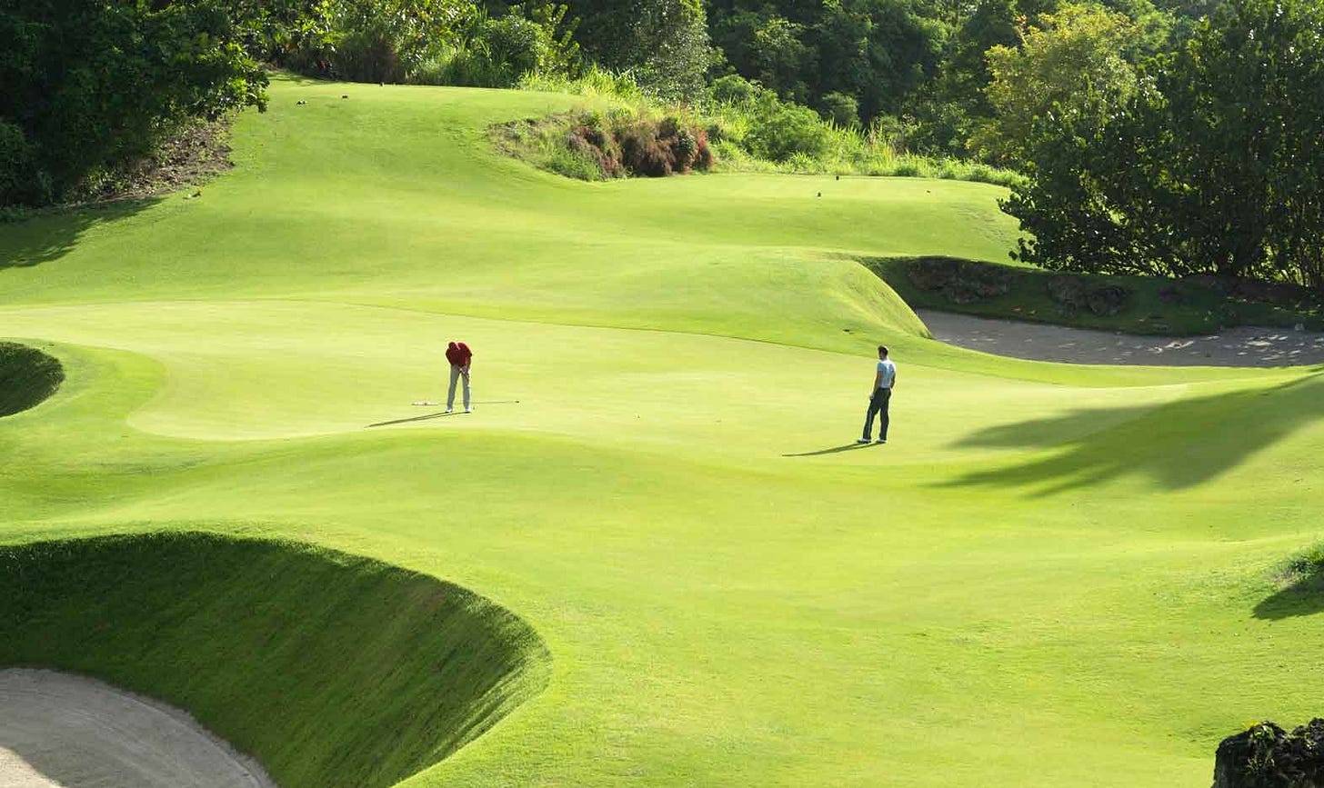 Putting on sloped greens? Here's the secret to make more putts Putting on sloped greens? Here's the secret to make more putts