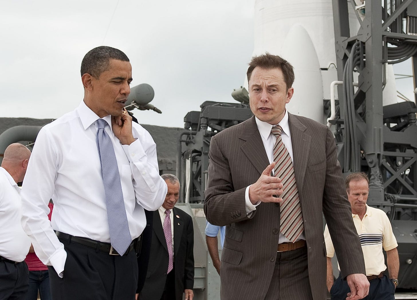 SpaceX's Elon Musk turns talk from politics to Mars