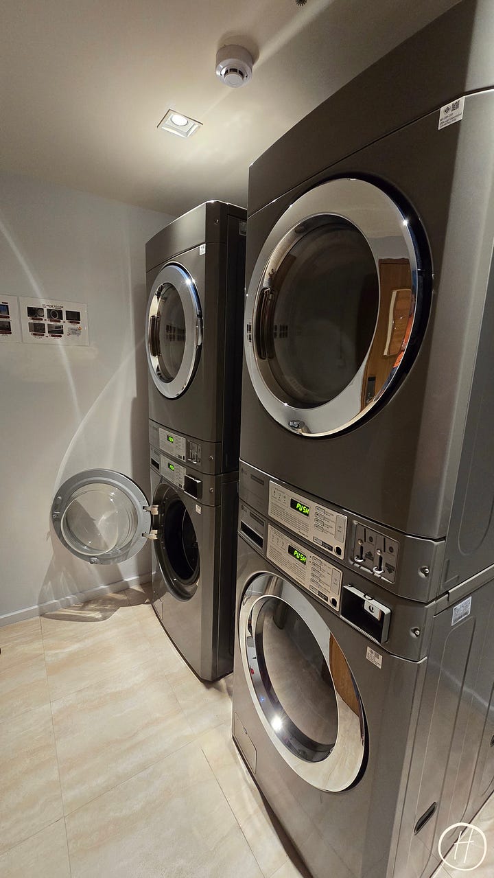 Hilton Garden Inn Rayong: Laundry room