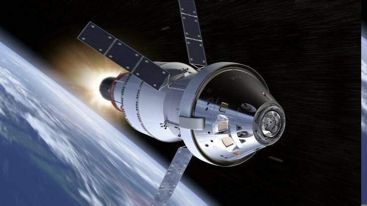 166 gün uzayda kalan ve bir süre Uluslararası Uzay İstasyonu'nun komutanlığını da yapan Kanadalı Astronot Chris Hadfield ile yaptığım röportajda ona 166 gün uzayda kalan ve bir süre Uluslararası Uzay İstasyonu'nun komutanlığını da yapan Kanadalı Astronot Chris Hadfield ile yaptığım röportajda ona