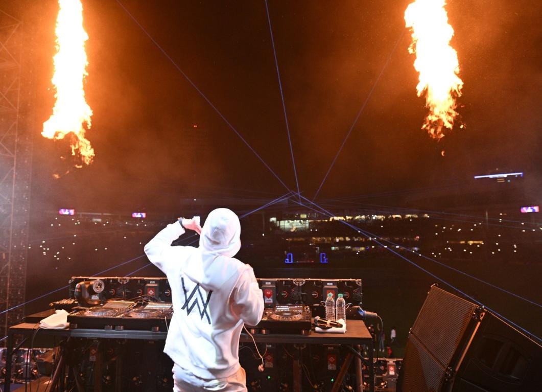 Alan Walker, Neeti Mohan headline star attractions at RCB Unbox 2024