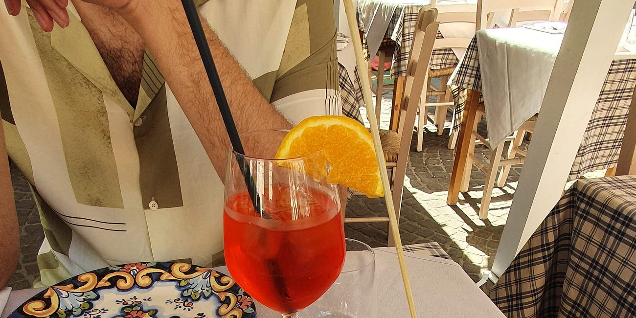 Um eurosummer regado de aperol spritz e Elena Ferrante