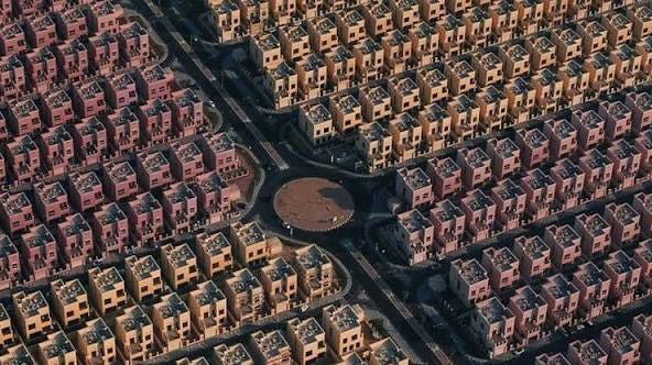 30 Examples Of 'Urban Hell' That Don't Look Real But Sadly ...
