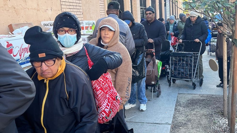 Food banks, pantries see surge in demand after SNAP benefits halted - ABC News Food banks, pantries see surge in demand after SNAP benefits halted - ABC News