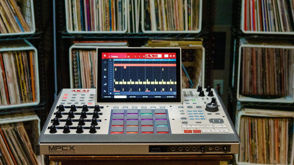Comparaison détaillée du mpc x Édition spéciale avec les autres modèles mpc d'akai 1akai mpc x se 4
