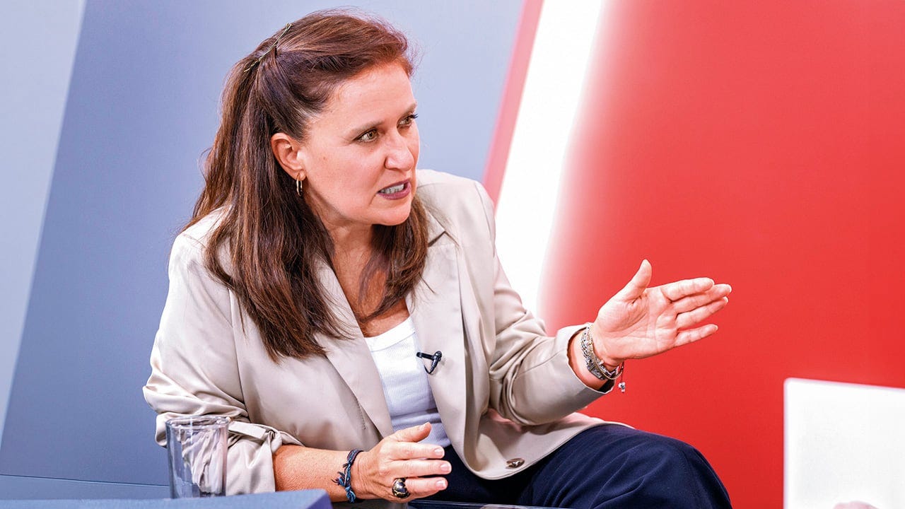 Eva Ferrer generó una avalancha de reacciones políticas. Piden investigar a la ex primera dama, Verónica Alcocer - Semana Eva Ferrer generó una avalancha de reacciones políticas. Piden investigar a la ex primera dama, Verónica Alcocer - Semana