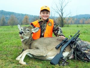 DeerAntilerlessYouth1 DeerAntilerlessYouth1