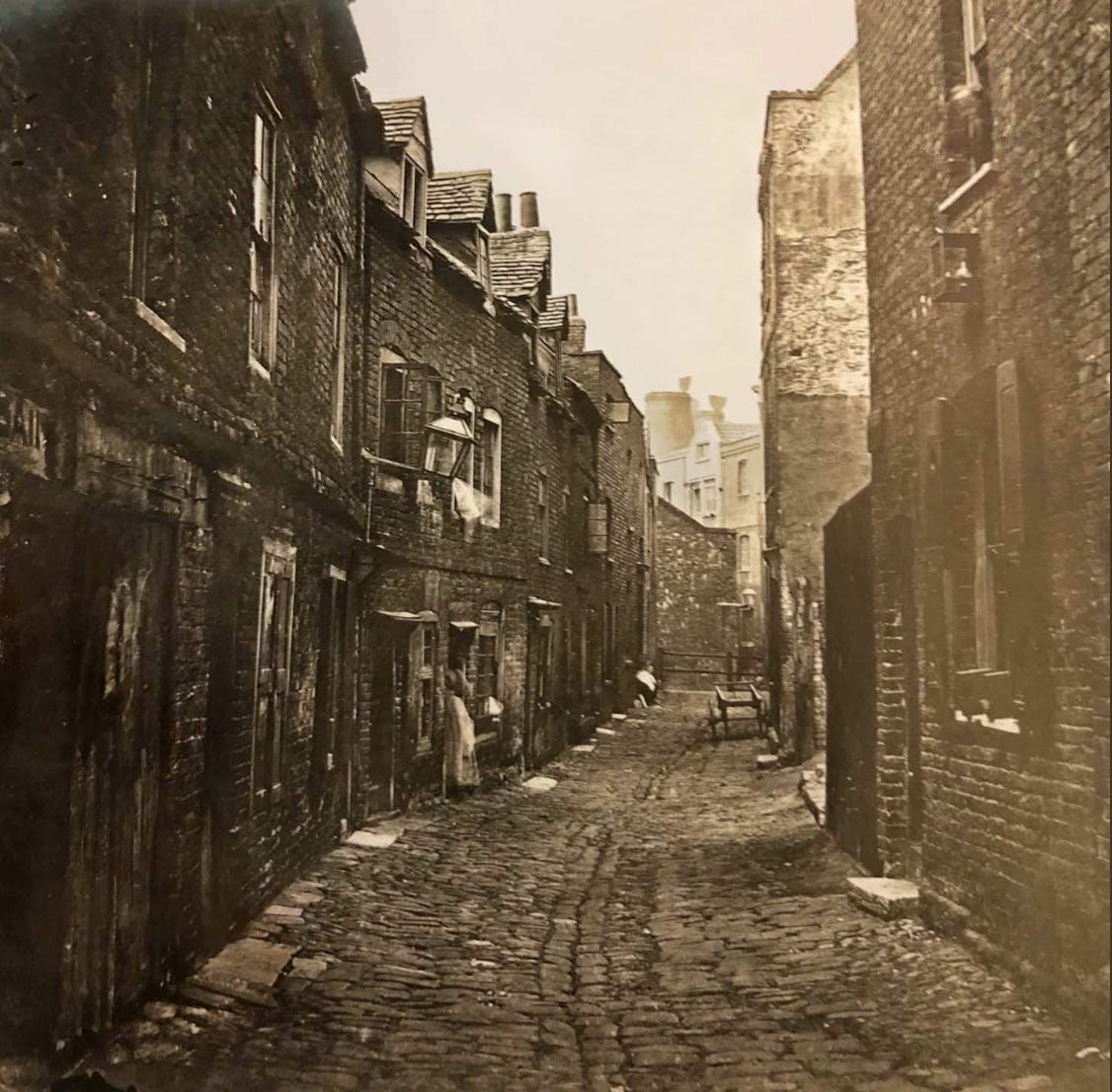Street with common houses, London in 1865