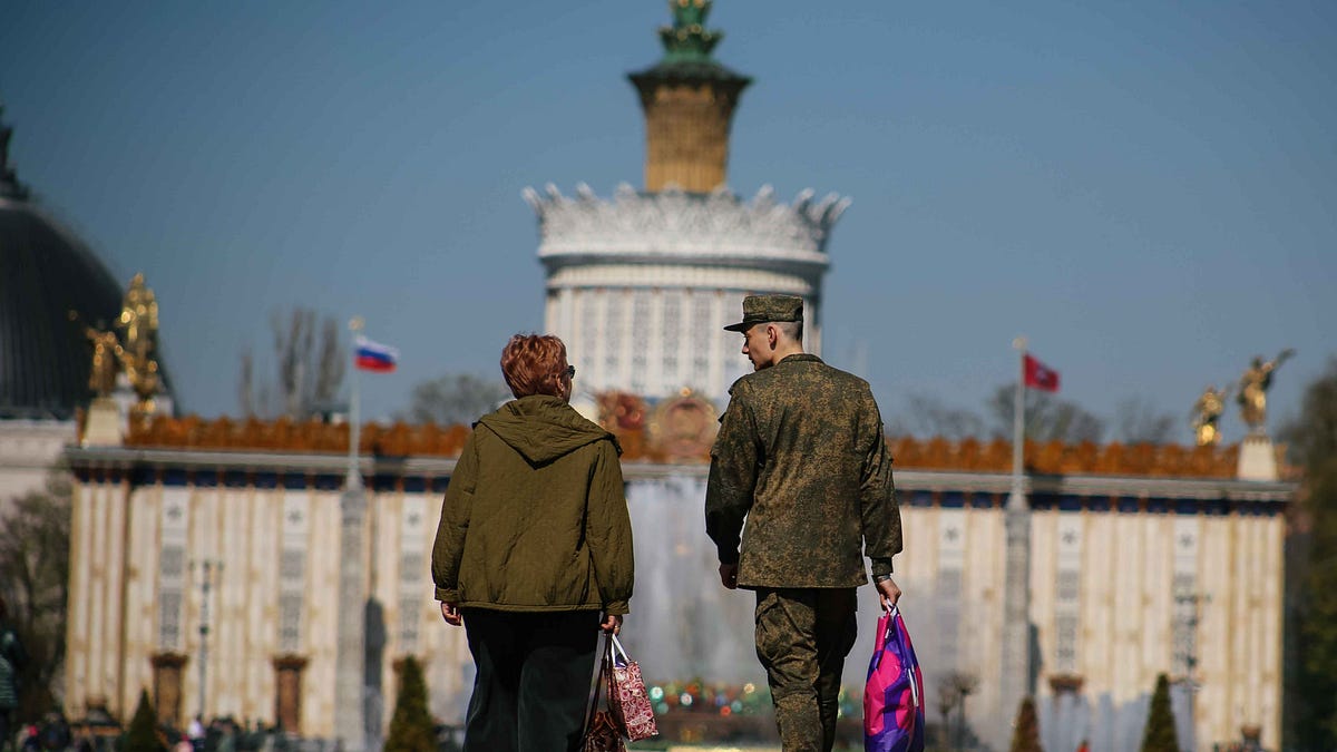 Dispatch from Moscow: Fuel Shortages, Rising Fatigue, and No End of War in Sight
