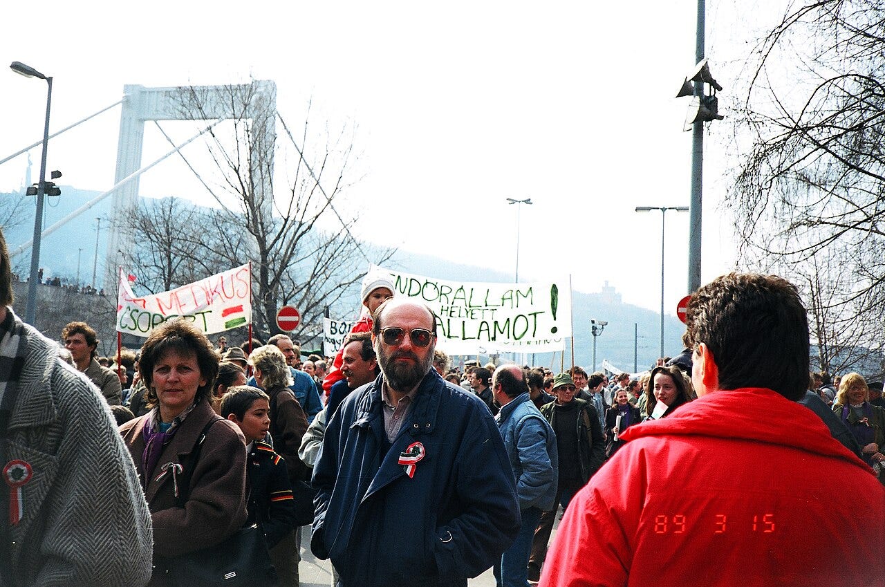 Hungarians gathering at the Petőfi statue in Budapest during the 1989 pro-democracy demonstrations Hungarians gathering at the Petőfi statue in Budapest during the 1989 pro-democracy demonstrations