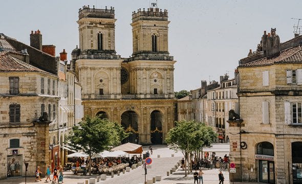 https://www.auch-tourisme.com/wp-content/uploads/2020/01/Balade-a-Auch-%C2%A9Linstant-C-44-590x360.jpg