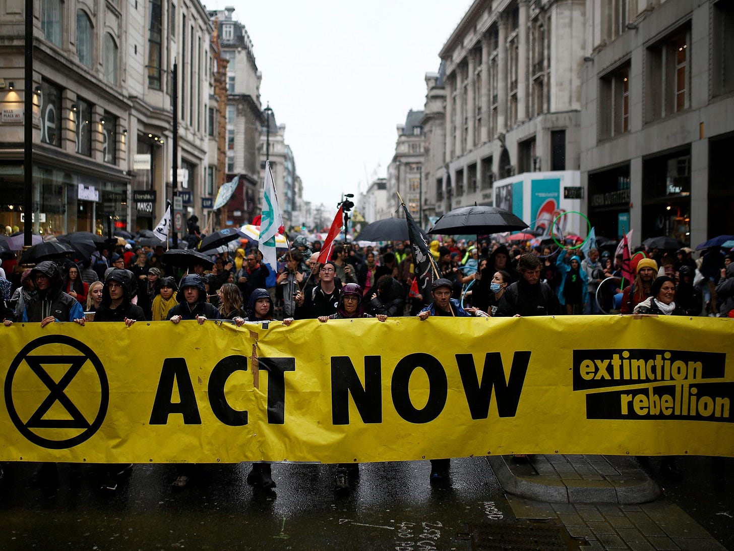 Extinction Rebellion: Nearly 400 scientists support climate activists'  civil disobedience campaign | The Independent | The Independent
