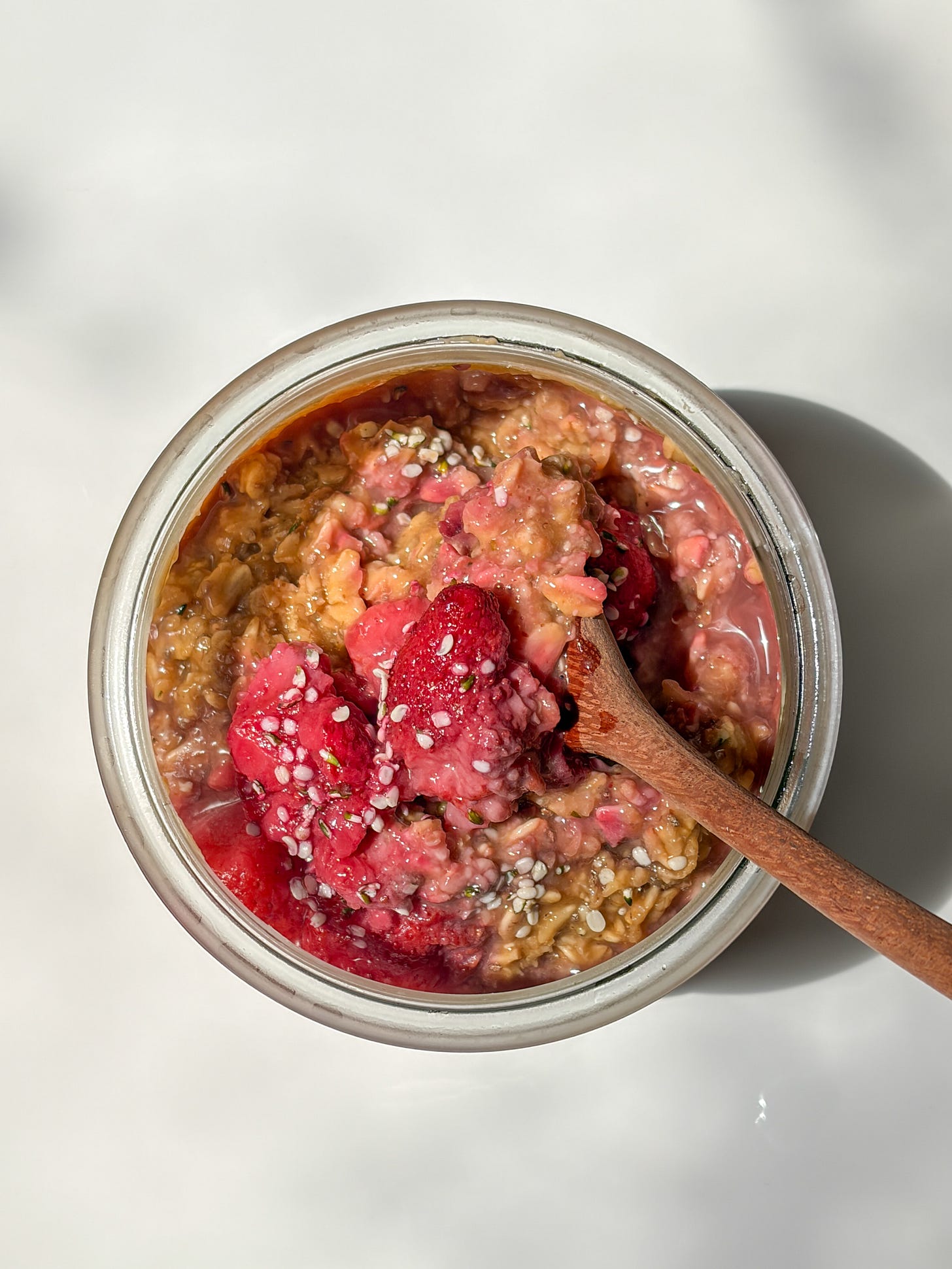 peanut butter & strawberry jelly overnight oats 