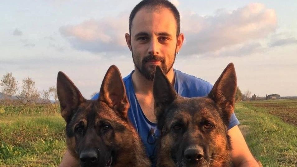 Muore nell’auto ribaltata. Si chiamava Riccardo Righetti Muore nell’auto ribaltata. Si chiamava Riccardo Righetti