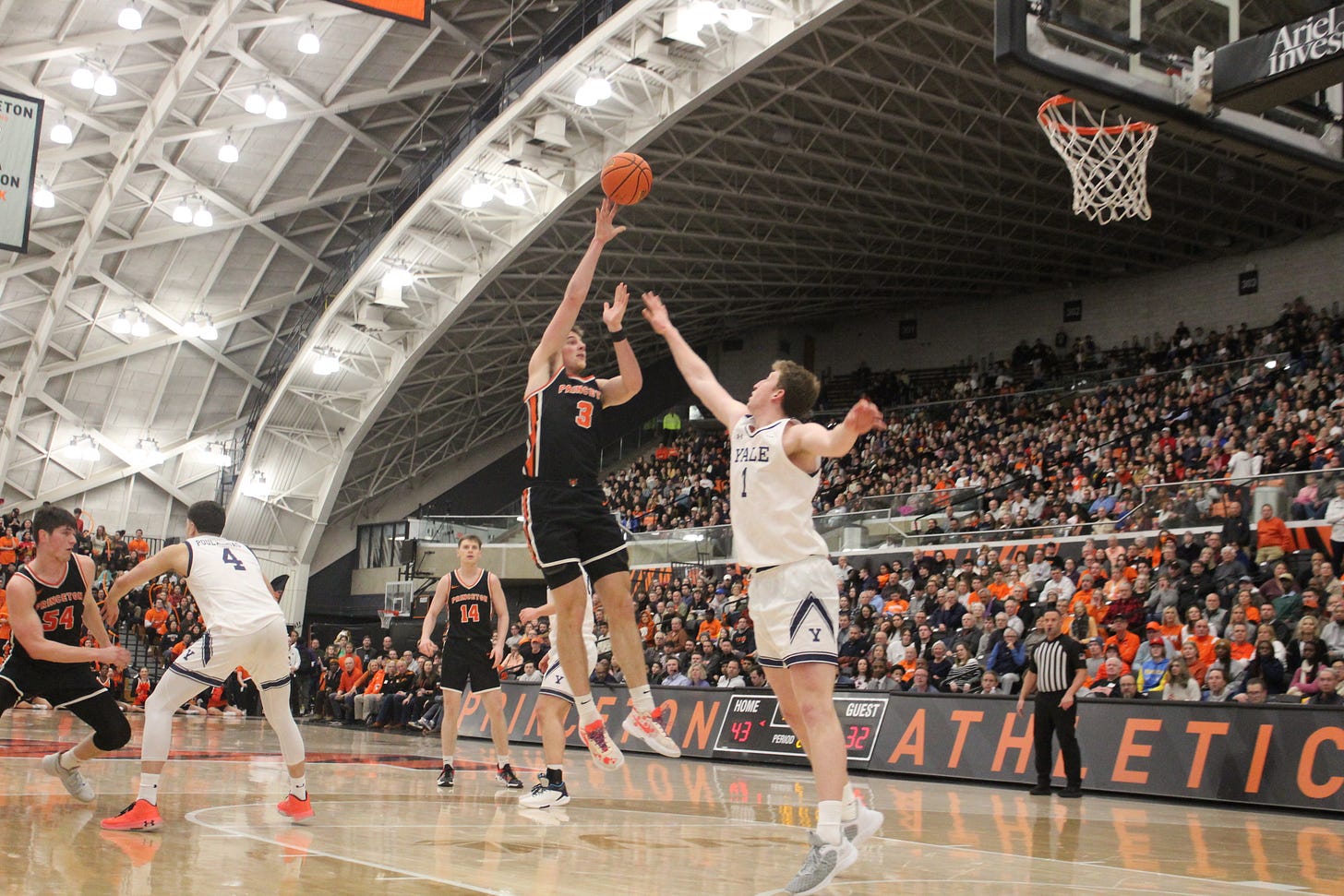 Princeton’s Caden Pierce makes a shot over Yale’s Danny Wolf on Feb. 18, 2024. (Photo by Adam Zielonka) Princeton’s Caden Pierce makes a shot over Yale’s Danny Wolf on Feb. 18, 2024. (Photo by Adam Zielonka)