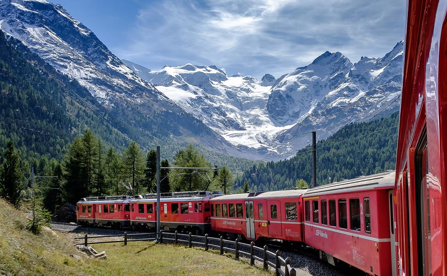 Bernina-Express in the Montebello curve, Pontresina, Switzerland. Photo: Andreas Stutz / Unsplash