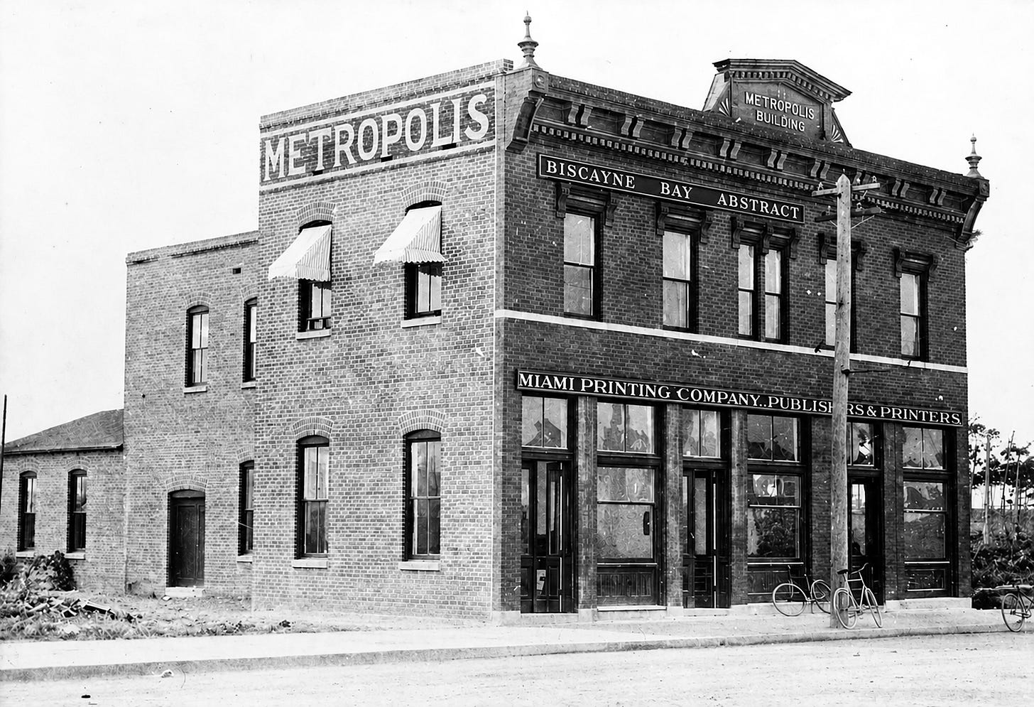 The Miami Metropolis building in the early 1900s. It was located on South Miami Avenue where the FedEx building is today. Courtesy of Museum of Miami. The Miami Metropolis building in the early 1900s. It was located on South Miami Avenue where the FedEx building is today. Courtesy of Museum of Miami.