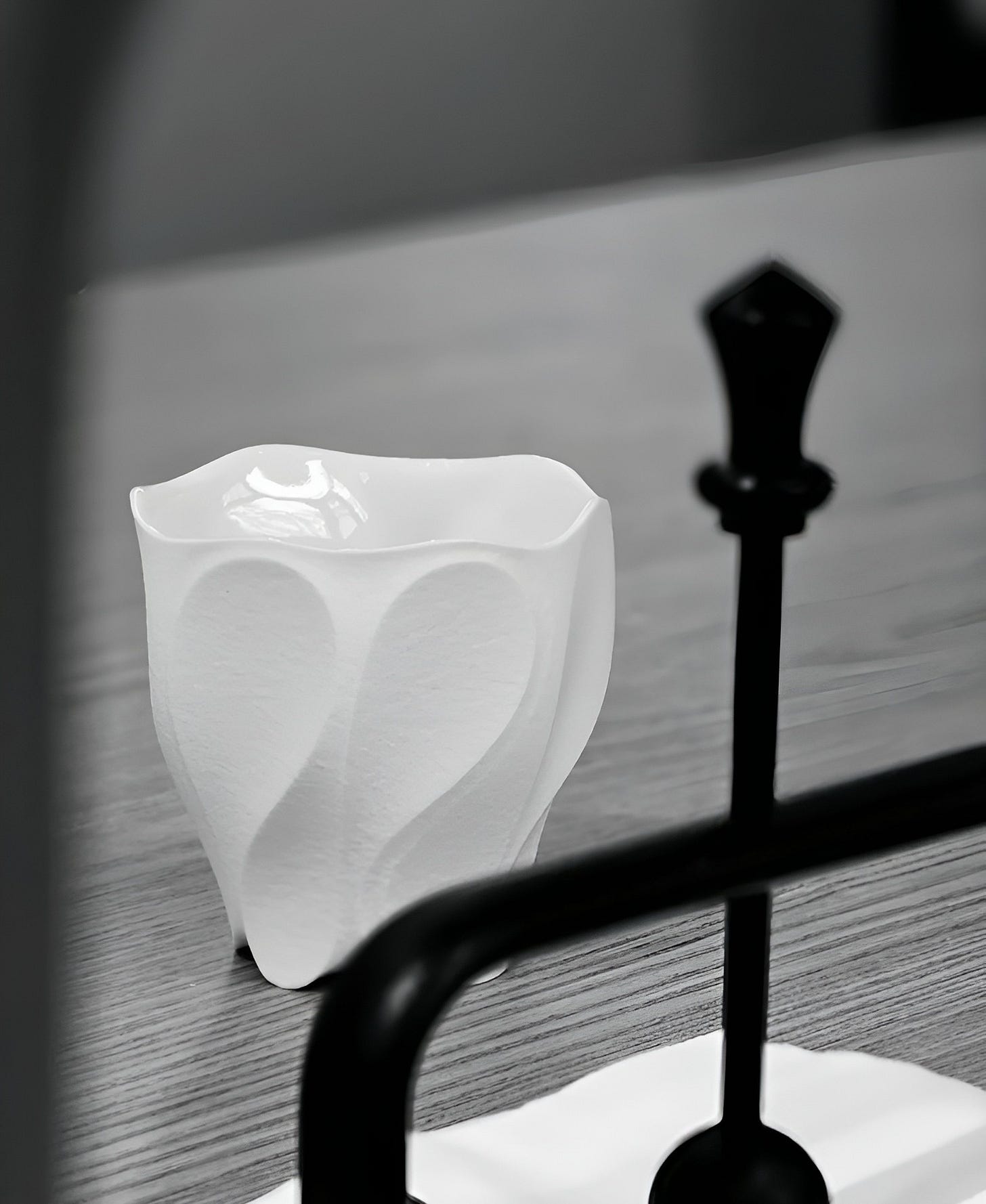 StudioRan Curve 06 White Coffee Cup on table