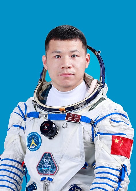 Chen Dong (left), Chen Zhongrui (center), and Wang Jie (right).