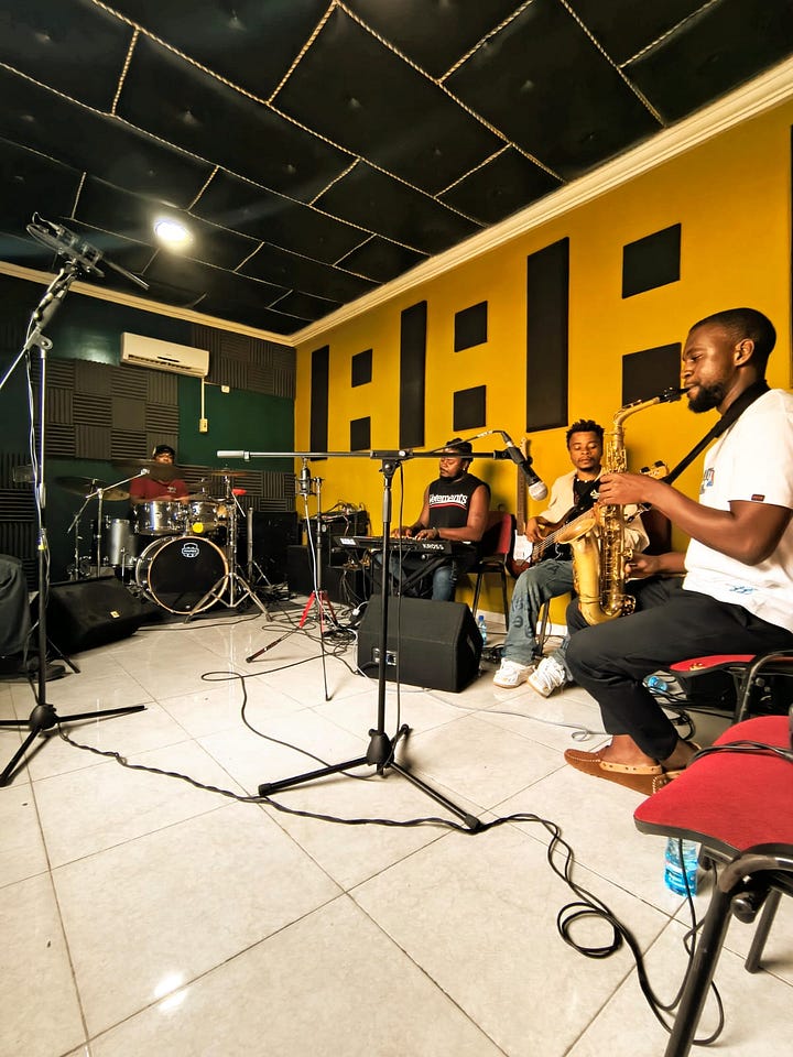 Reggae Fusión (top left), 