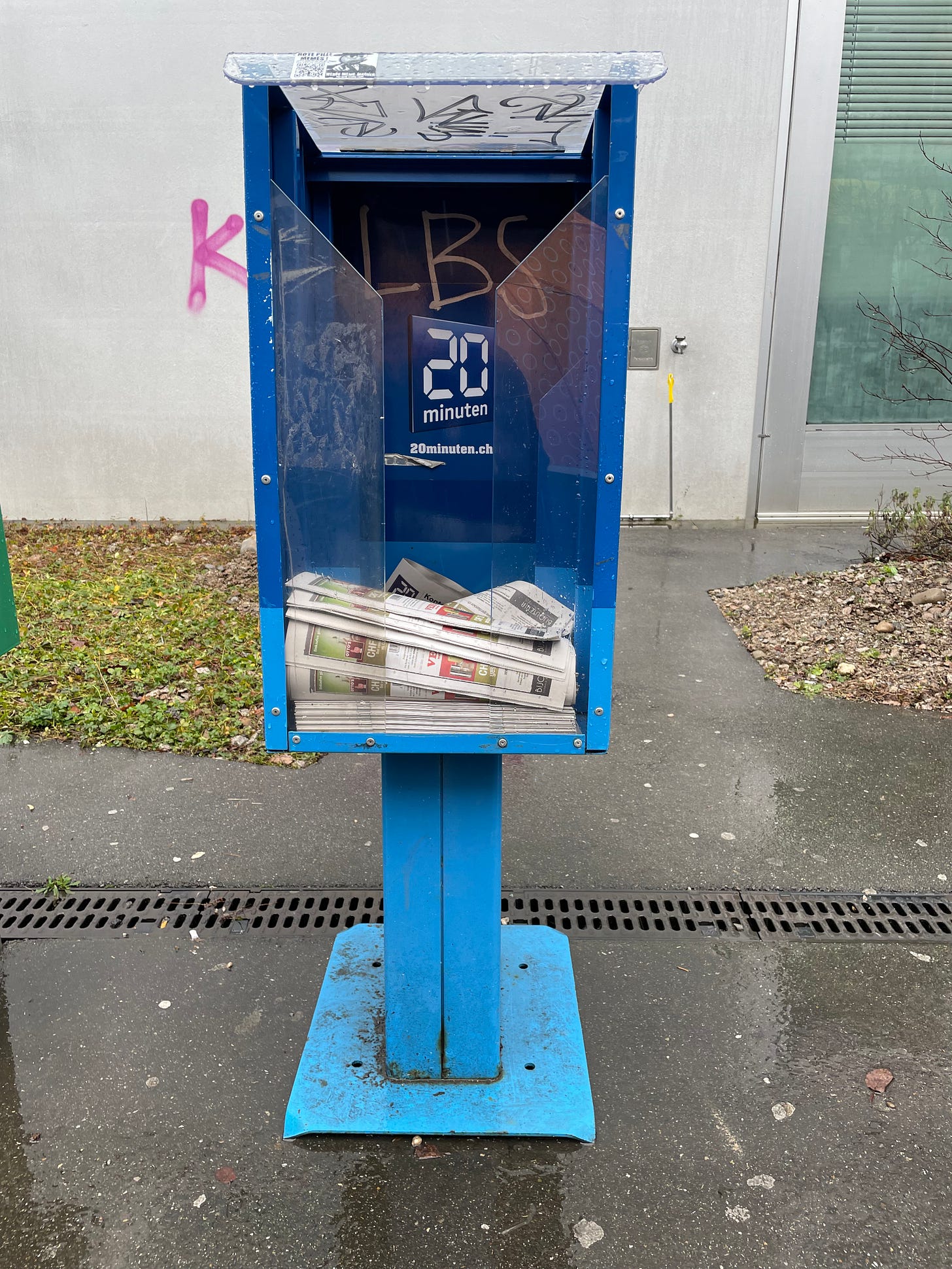 A 20 Minuten newspaper box