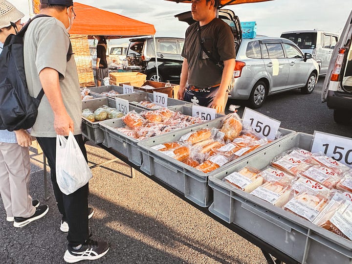 青森県八戸市館鼻岸壁朝市