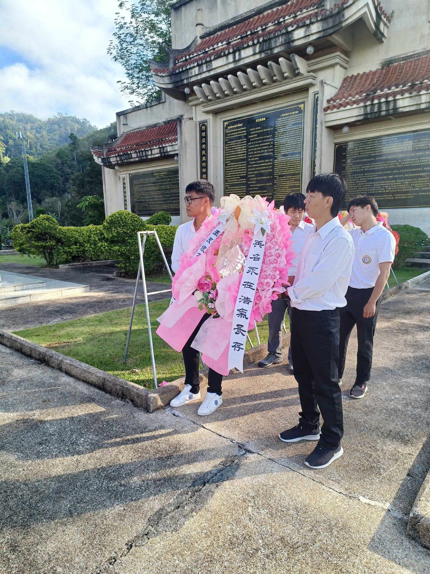 No description available.