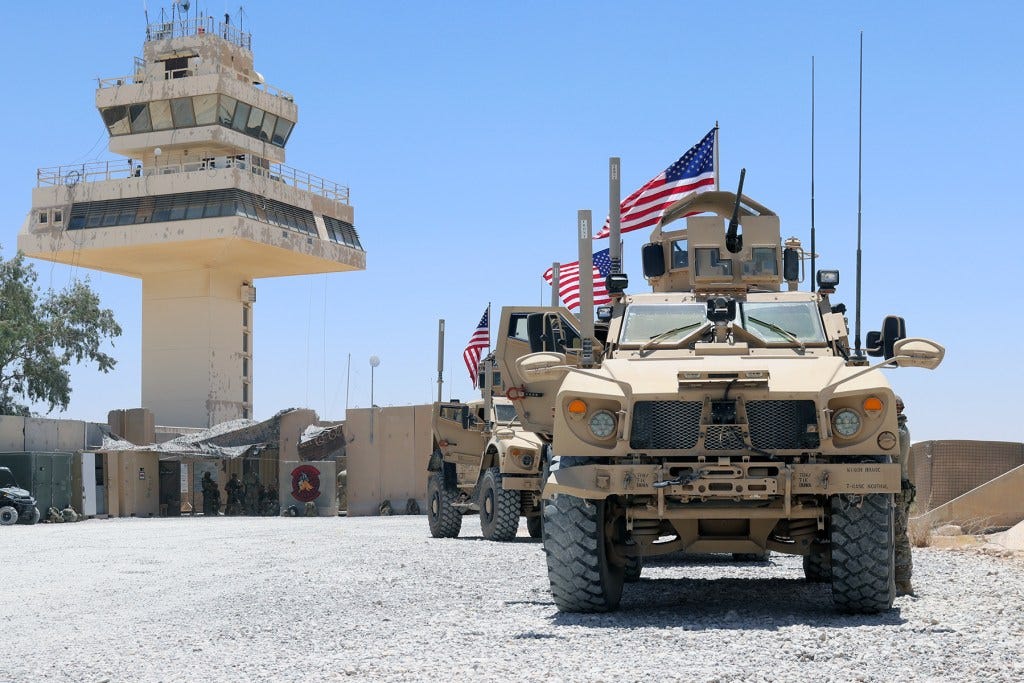 Base dos Estados Unidos no Iraque é alvo de ataque com foguetes