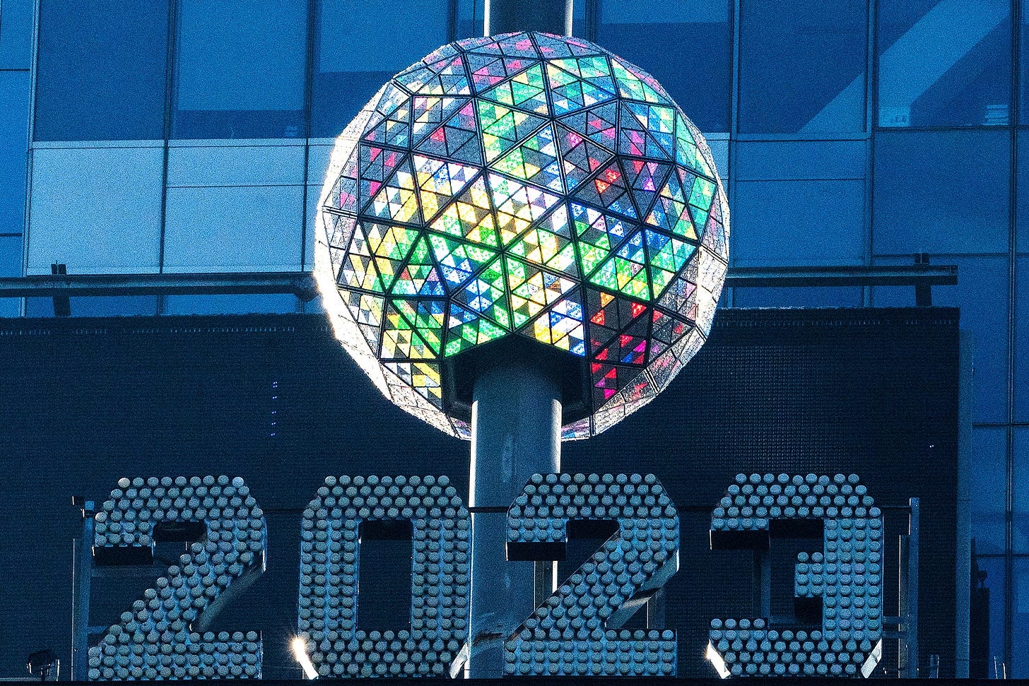 New Year's Day 2022 TV special updates — Aftermath of Times Square celebration pictured as fans recover from huge event | The US Sun New Year's Day 2022 TV special updates — Aftermath of Times Square celebration pictured as fans recover from huge event | The US Sun