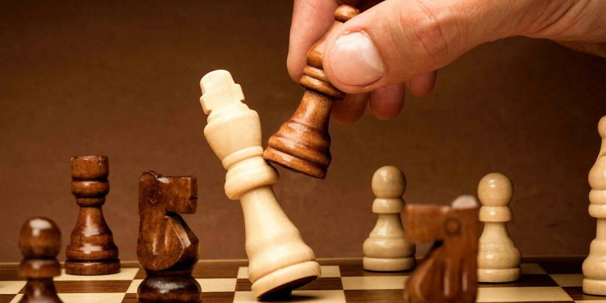 Pourquoi dit-on « échec et mat » ?