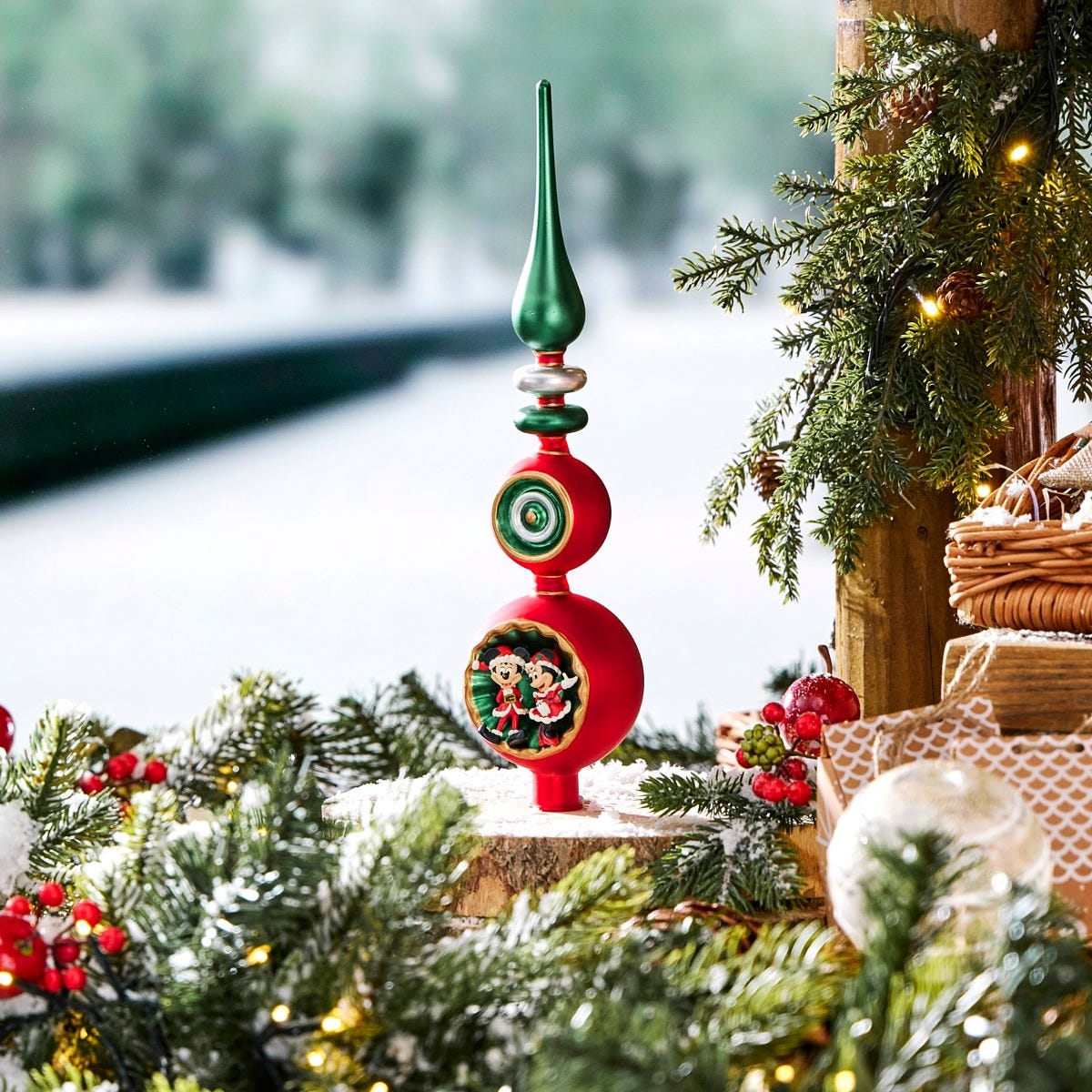 The Santa Mickey and Minnie Mouse Christmas Tree Topper. Image: Disney Store The Santa Mickey and Minnie Mouse Christmas Tree Topper. Image: Disney Store