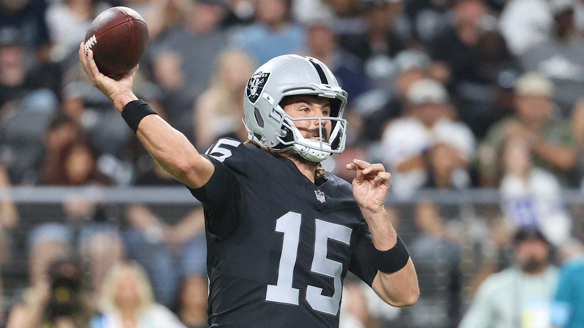 Raiders choose Gardner Minshew as starting quarterback to begin 2024 ...