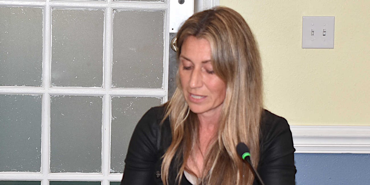 Bradenton Beach City Attorney Announces Immediate Retirement Amid Ongoing Allegations