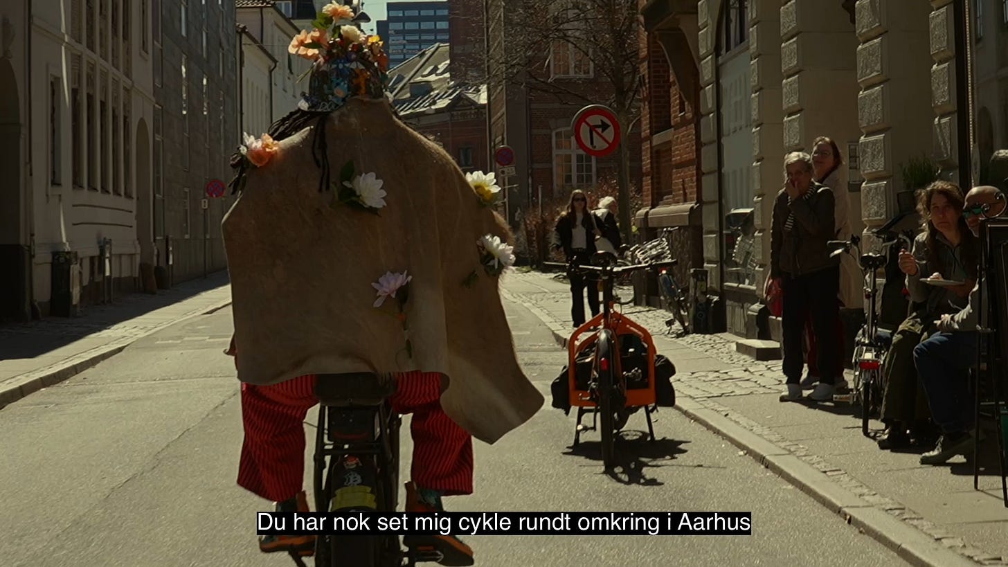 Making People Smile, produced by journalism students Carl Vedel, Maja Lyngsø, and Niels Riis Christiansen for Resonans at the Danish School of Media and Journalism (DMJX).