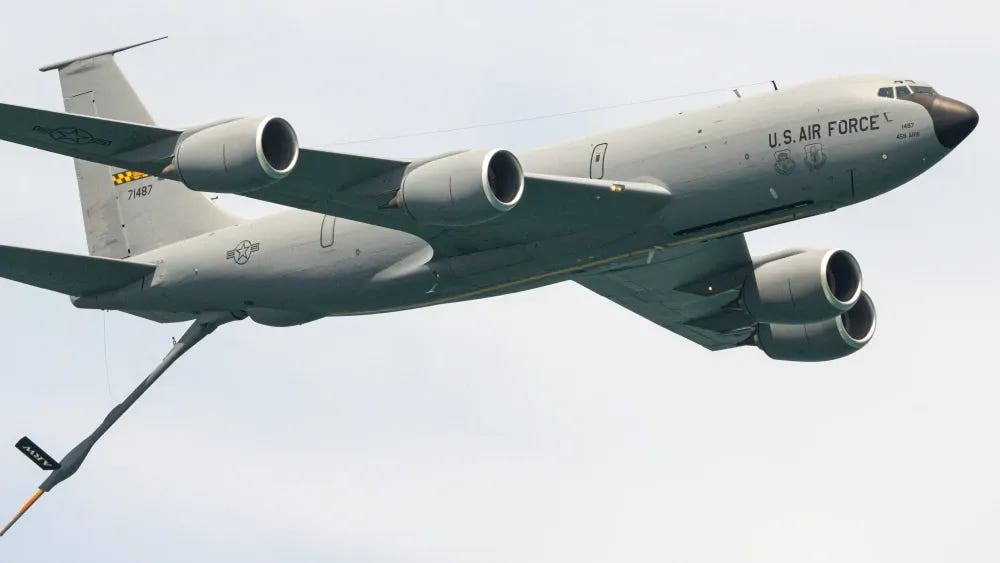 Parece que Israel não conseguirá terminar o trabalho contra o regime sem o apoio dos EUA para destruir o complexo subterrâneo de Fordow, e talvez com reabastecimento aéreo, já que os caças israelenses precisam reabastecer...