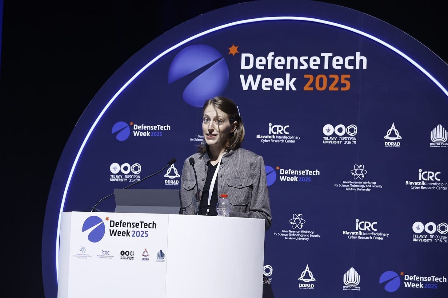 graphical user interface, application