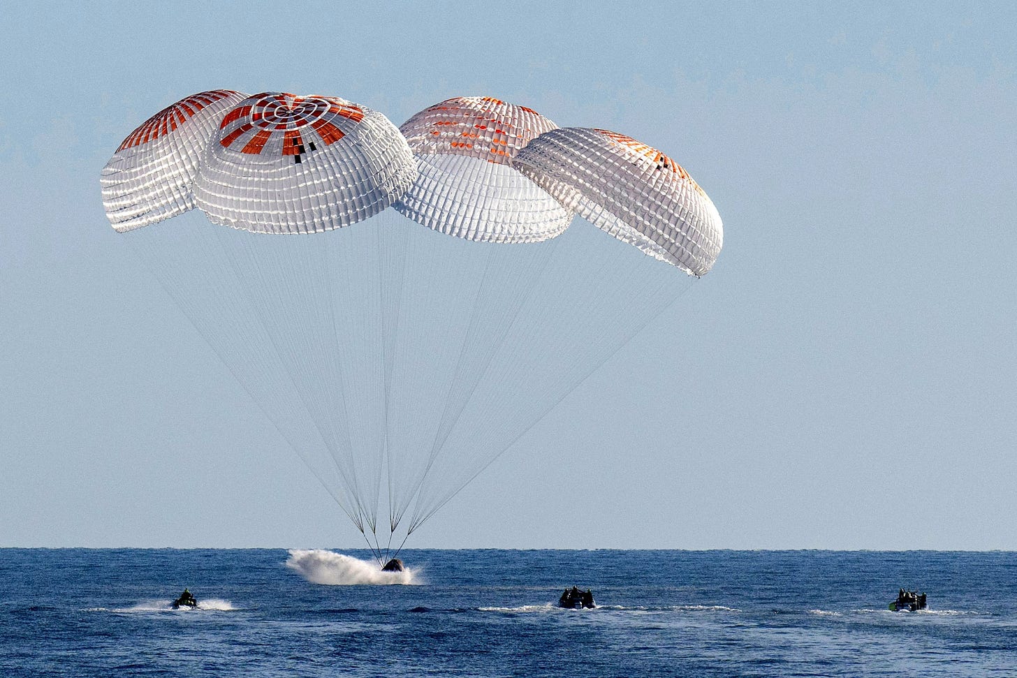 SpaceX Dragon successfully splashes down, returning NASA astronauts back to  Earth - ABC News