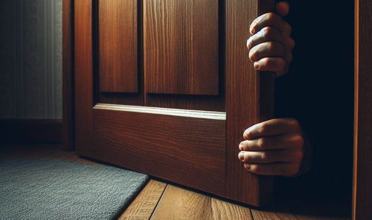 Homem descobre duas portas secretas assustadoras escondidas dentro de seu quarto de hotel. Homem descobre duas portas secretas assustadoras escondidas dentro de seu quarto de hotel.