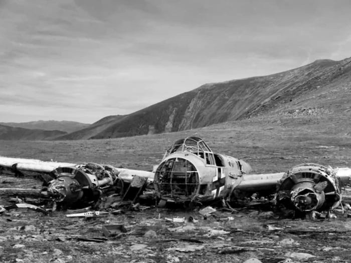 Avion prăbușit in Parâng 1941. Sursa Petre Corici